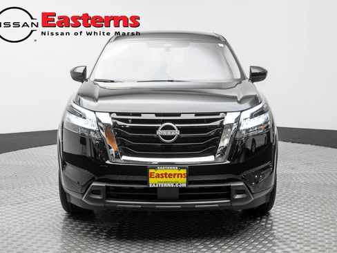 Used 2025 Nissan Pathfinder S image 2