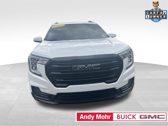 Used 2022 GMC Terrain SLE w/ Driver Convenience Package FWD image 3