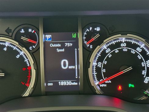 Used 2022 Toyota 4Runner Limited image 13