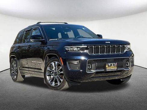 Used 2024 Jeep Grand Cherokee Overland w/ Luxury Tech Group IV image 2