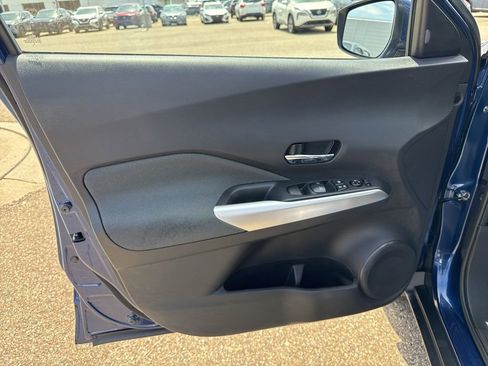 Used 2020 Nissan Kicks SV FWD image 11