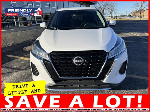 Used 2023 Nissan Kicks SV image 13