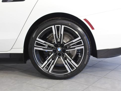 Used 2026 BMW i7 eDrive50 image 22