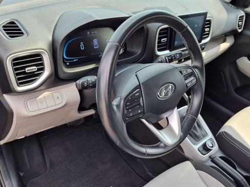 Certified 2023 Hyundai Venue SEL FWD image 11