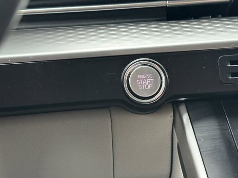 Certified 2024 Kia Carnival LX image 25