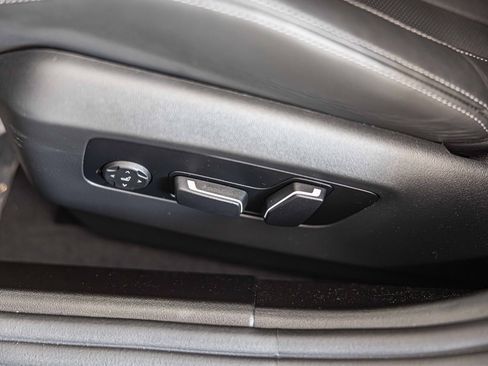 Used 2025 BMW M5 w/ Carbon Package image 23