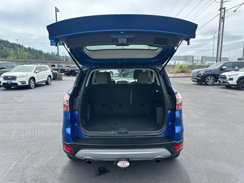 Used 2017 Ford Escape SE w/ Equipment Group 201A AWD/4WD image 11