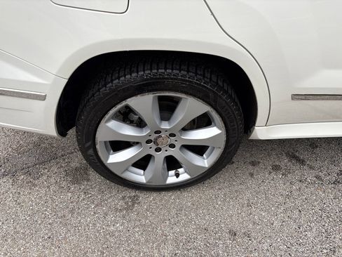 Used 2011 Mercedes-Benz GLK 350 4MATIC image 31