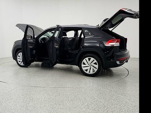 Used 2021 Volkswagen Atlas Cross Sport SE w/ Panoramic Sunroof Package AWD/4WD image 12