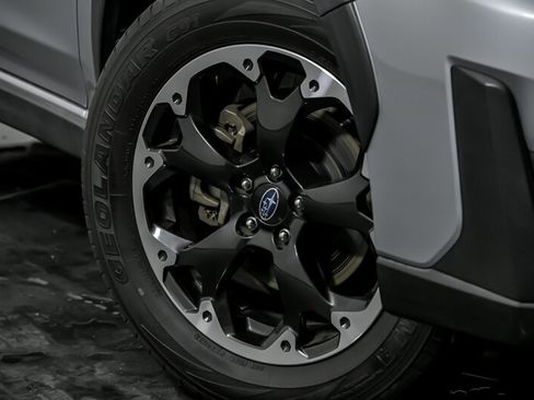 Used 2022 Subaru Crosstrek 2.0i Premium image 3