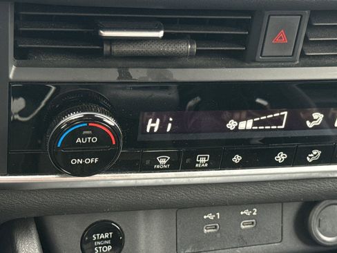 Used 2024 Nissan Rogue SV image 29