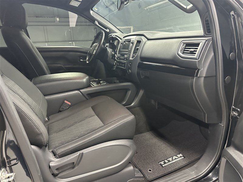 Used 2019 Nissan Titan SV w/ SV Convenience Package AWD/4WD image 11