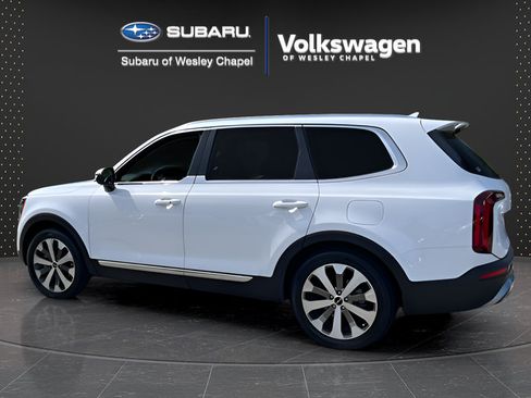 Used 2022 Kia Telluride EX w/ EX Premium Package FWD image 5