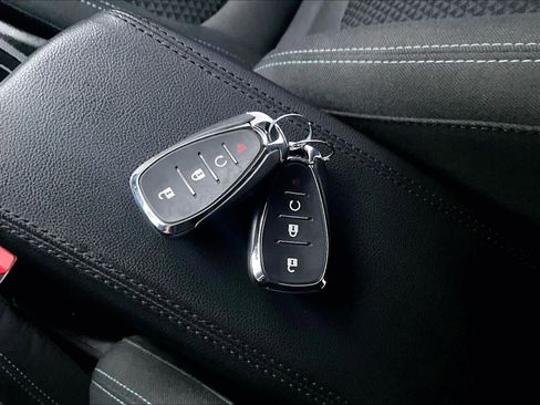 Used 2022 Chevrolet Bolt EUV LT image 14