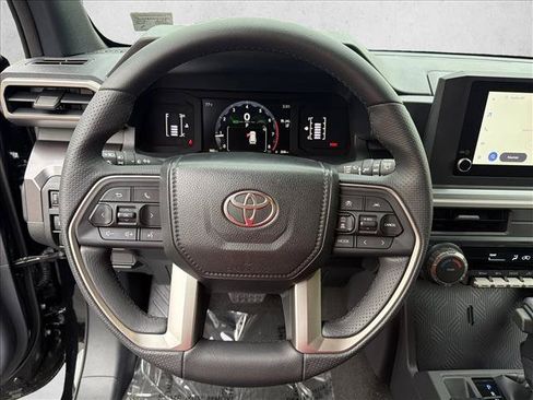 Used 2026 Toyota 4Runner SR5 AWD/4WD image 17