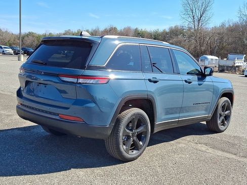 New 2026 Jeep Grand Cherokee Limited w/ Limited Altitude Package AWD/4WD image 8