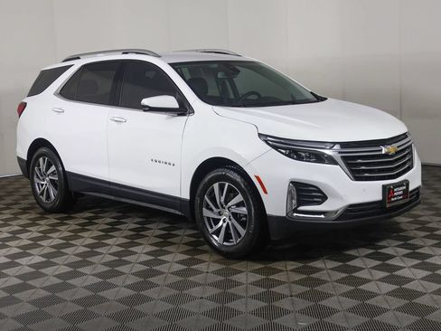 Used 2023 Chevrolet Equinox Premier FWD image 2