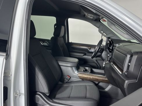 Used 2024 GMC Sierra 3500 SLE w/ Preferred Package image 32