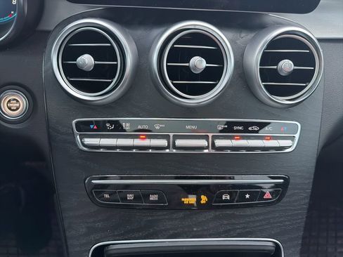 Used 2022 Mercedes-Benz GLC 300 4MATIC image 18