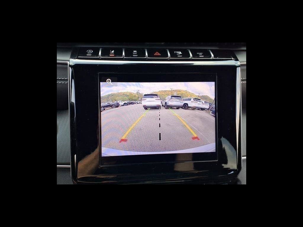 New 2025 Jeep Grand Cherokee Laredo X w/ Luxury Tech Group I AWD/4WD image 8