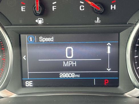 Used 2023 GMC Acadia SLE w/ Driver Convenience Package FWD image 21