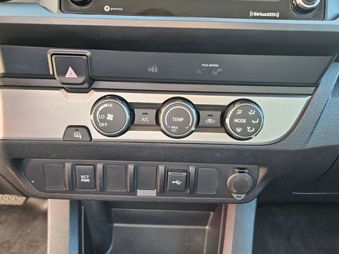 Used 2022 Toyota Tacoma SR image 14