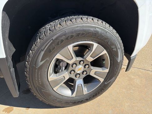 Used 2020 Chevrolet Colorado Z71 image 9