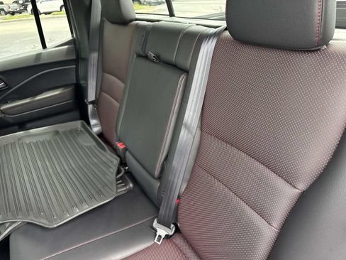 Certified 2025 Honda Ridgeline Black Edition image 15