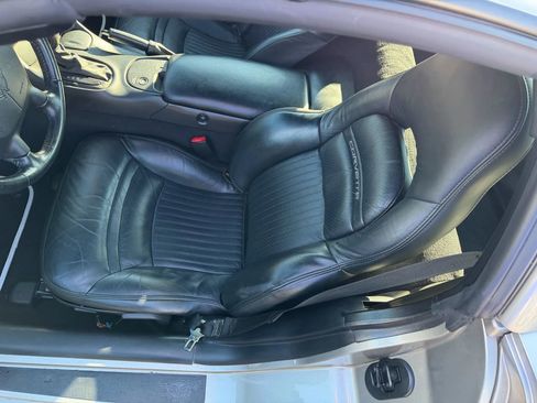 Used 2001 Chevrolet Corvette Coupe w/ Preferred Equipment Group1 image 16