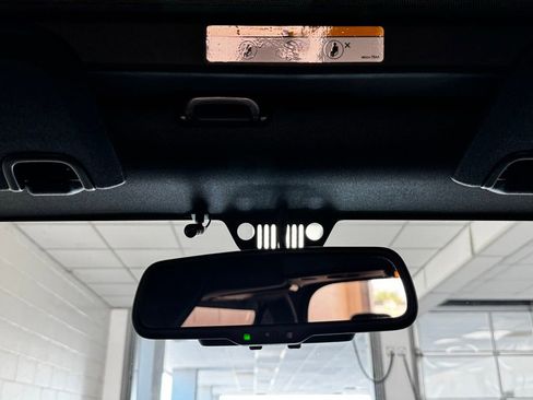 Used 2015 Jeep Wrangler Sahara image 16