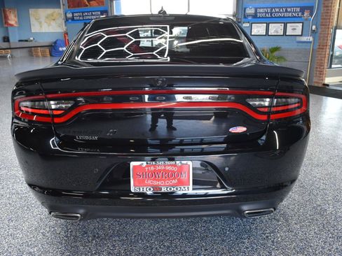 Used 2022 Dodge Charger SXT w/ Driver Convenience Group AWD/4WD image 6