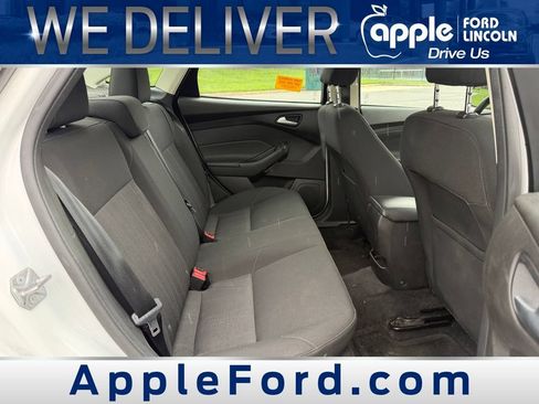 Used 2016 Ford Focus SE FWD image 8