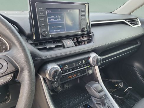 Used 2022 Toyota RAV4 XLE w/ Convenience Package FWD image 23
