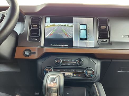 Used 2024 Ford Bronco Outer Banks image 19