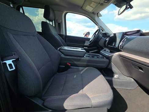 Used 2025 Ford Expedition Max Active AWD/4WD image 6