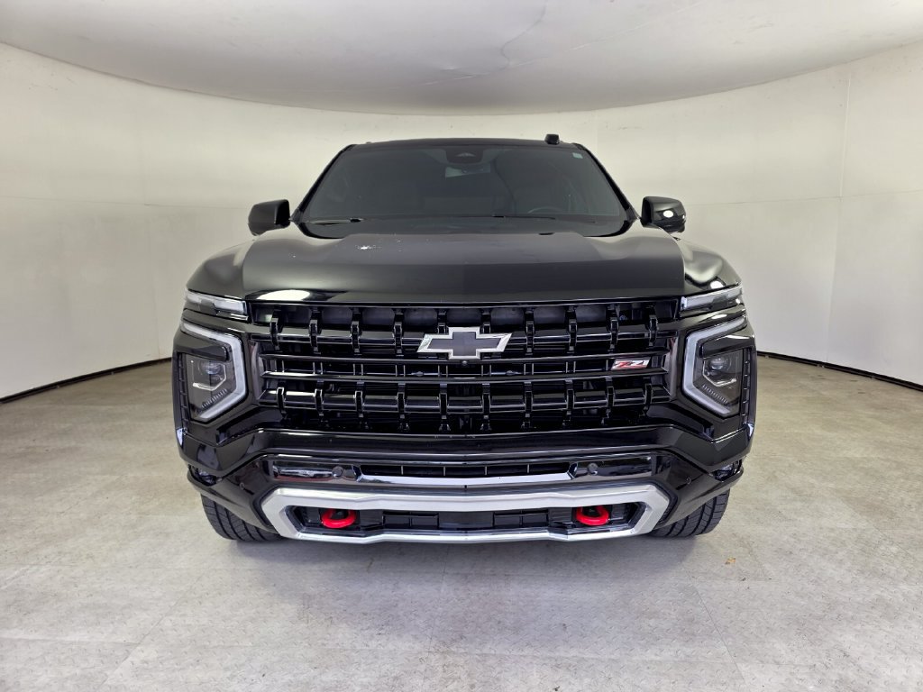 Used 2025 Chevrolet Suburban Z71 w/ Z71 Off-Road Package AWD/4WD image 2