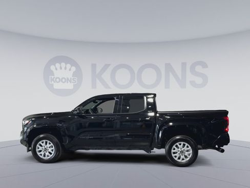 Used 2025 Toyota Tacoma SR5 AWD/4WD image 7