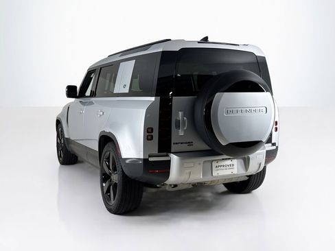 Used 2023 Land Rover Defender 110 SE AWD/4WD image 3