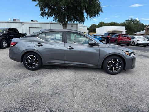 Used 2024 Nissan Sentra SV FWD image 10