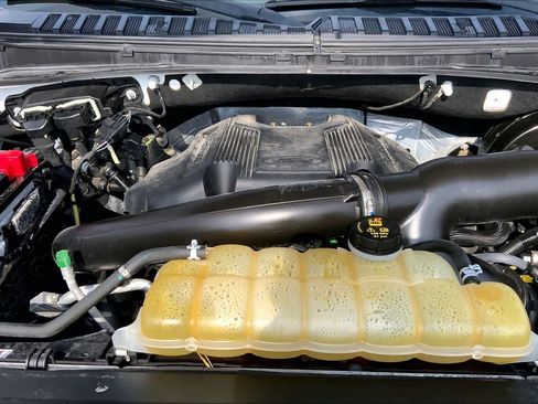 Used 2018 Ford Expedition XLT w/ Equipment Group 202A image 30