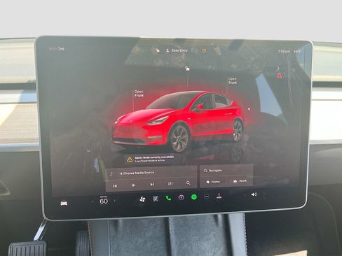 Used 2024 Tesla Model Y Long Range AWD/4WD image 15
