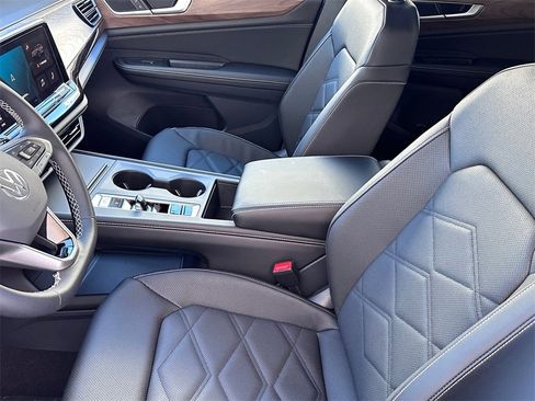 New 2026 Volkswagen Atlas SE image 11