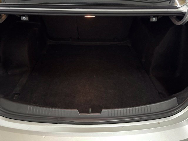 Used 2022 Chevrolet Malibu LT FWD image 9