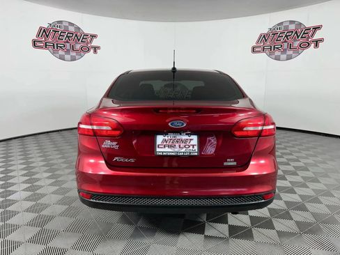 Used 2017 Ford Focus SE FWD image 6