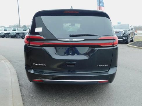 New 2026 Chrysler Pacifica Limited FWD image 30