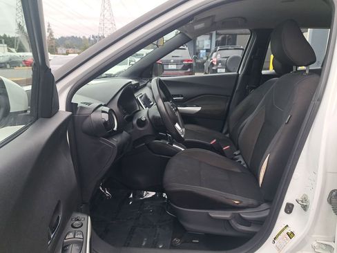 Used 2019 Nissan Kicks SV w/ Exterior Package FWD image 11