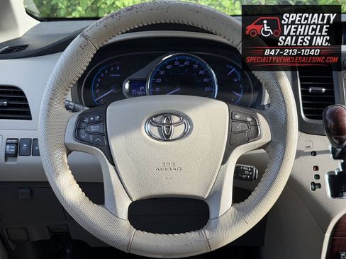 Used 2013 Toyota Sienna XLE w/ Premium Pkg FWD image 36