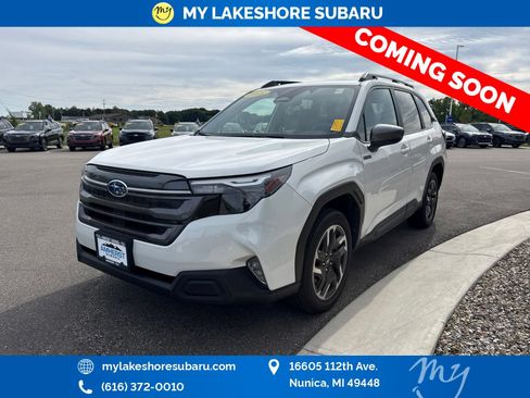 Used 2025 Subaru Forester Premium AWD/4WD image 3