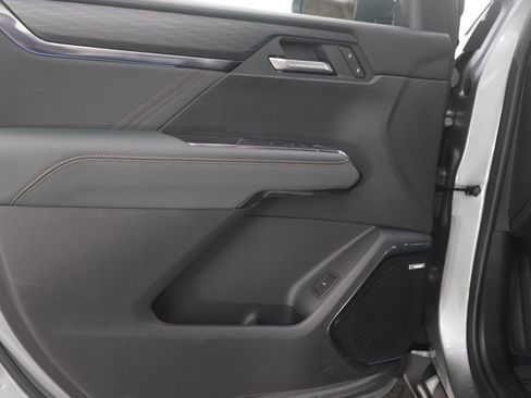 Used 2025 GMC Acadia AT4 w/ LPO, Floor Liner Package AWD/4WD image 20