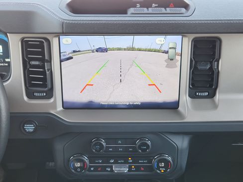 Used 2025 Ford Bronco Outer Banks AWD/4WD image 18
